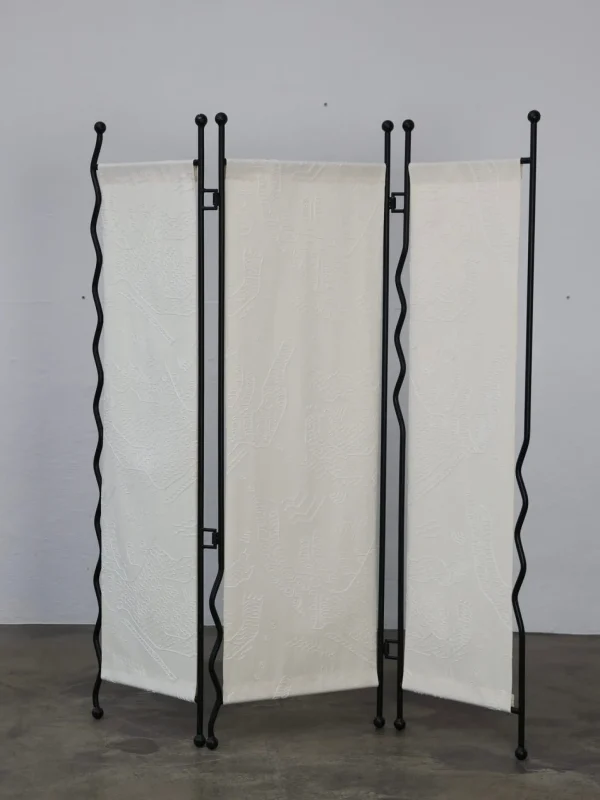 The Oblist Alto Folding-Screen in White Fabric | Shelves | Bedroom