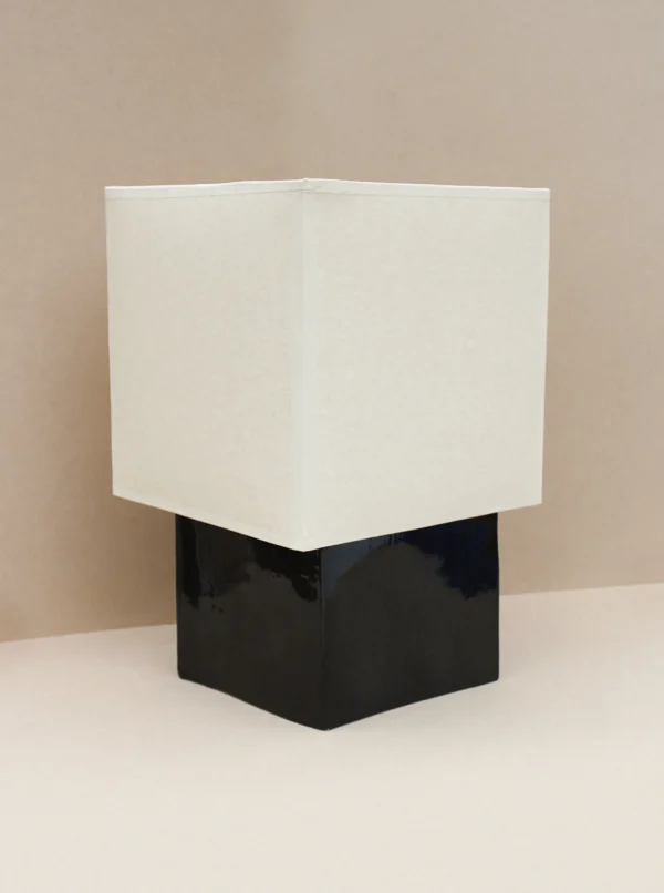 The Oblist Barragán Lamp (Negro) | Table Lamp