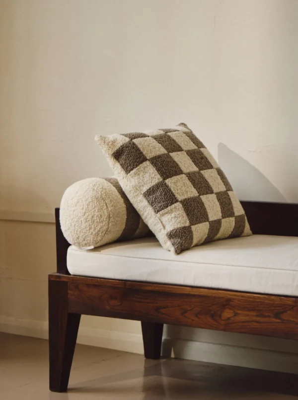 The Oblist Le Carré - Wool Bouclé - Sawdust/Eggshell | Decorative Cushions | Bedroom