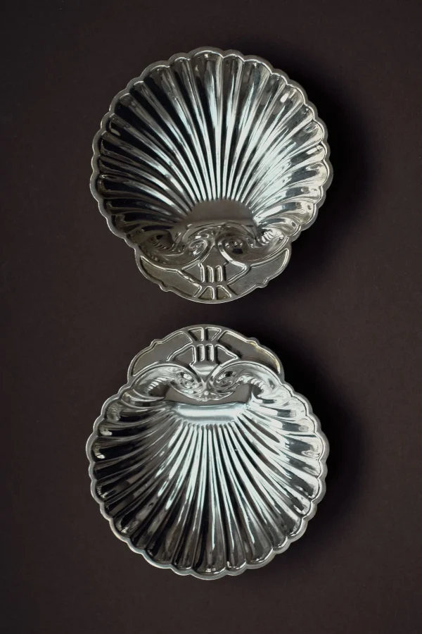 The Oblist Set of 2 Silver-plated Shell Trays | Decorative Dishes | Decorative Dishes