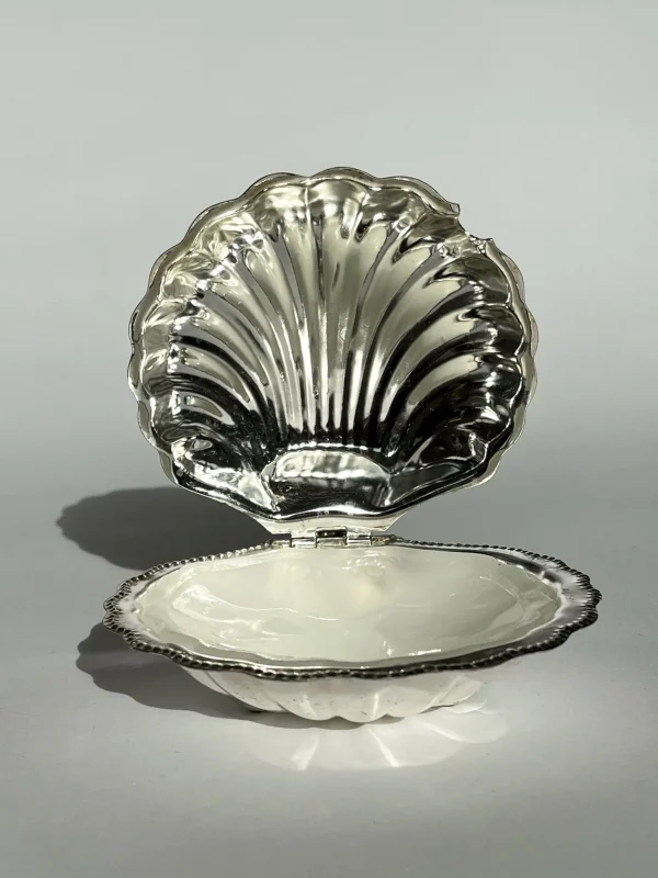 The Oblist Shell Shaped Butter Dish | Vintage Tableware | Decorative Dishes