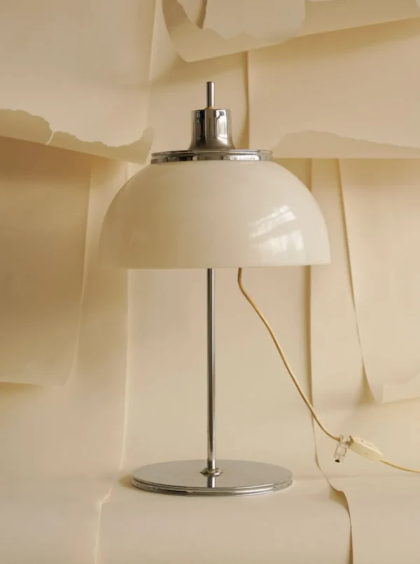 The Oblist Vintage Guzzini Lamp | Table Lamp | Home Office